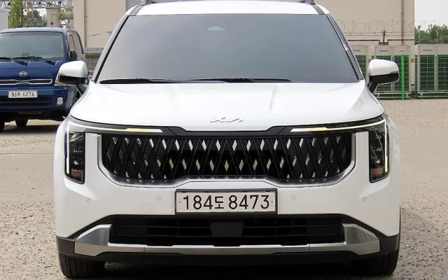 인천중고차시세정보 더 뉴 카니발 4세대 가솔린 9인승 노블레스 매물 사진 17 - 2023/12 20,898km